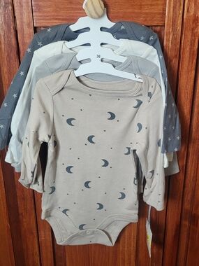 Neutral Moon & Stars Long-Sleeve Baby One-Piece Bodysuit - 4-Pack